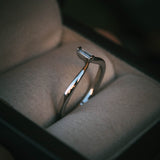 Baguette Diamond V-Shaped Band