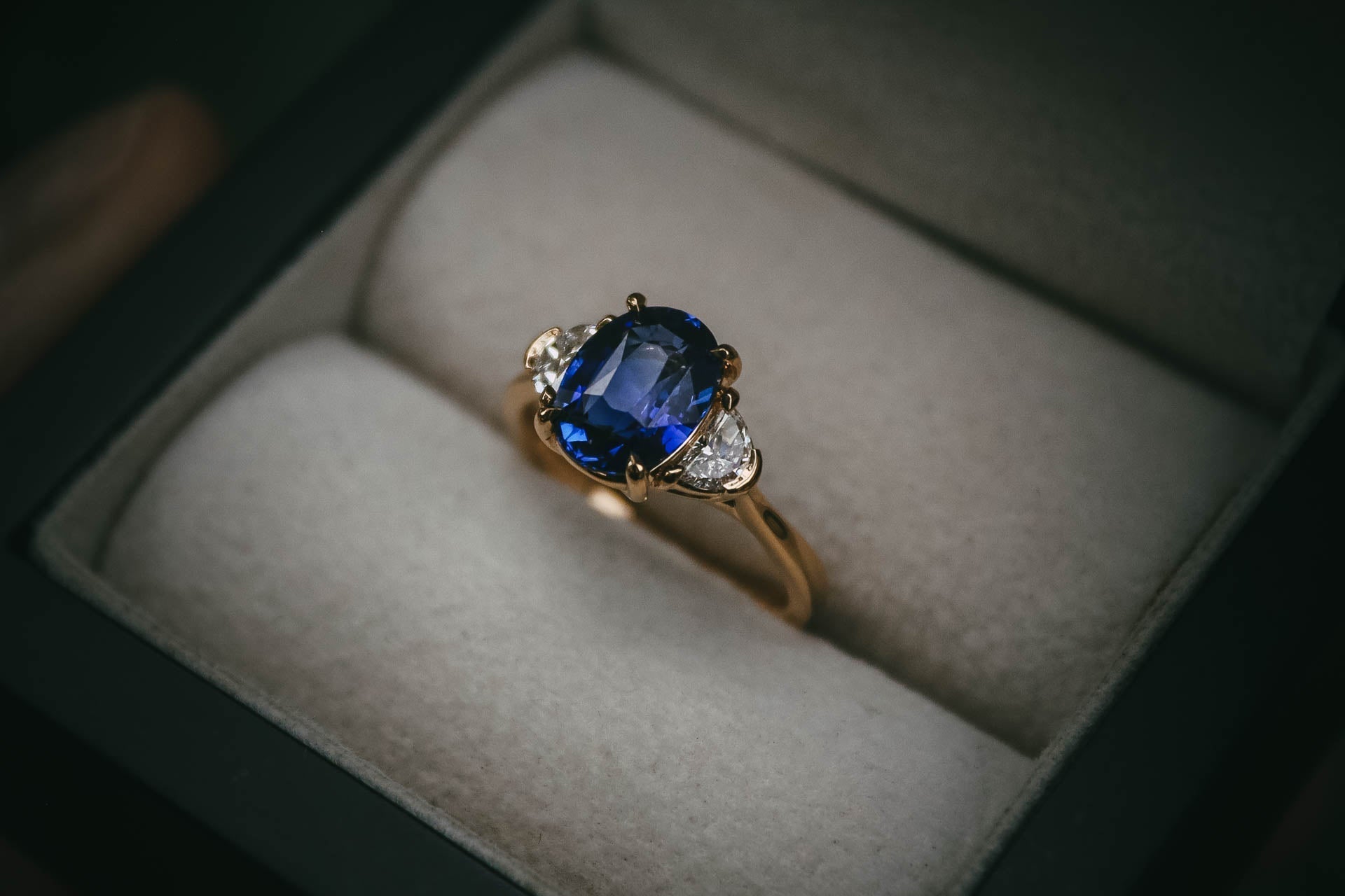 Bespoke Cornflower Blue Sapphire Diamond Engagement Ring Edinburgh