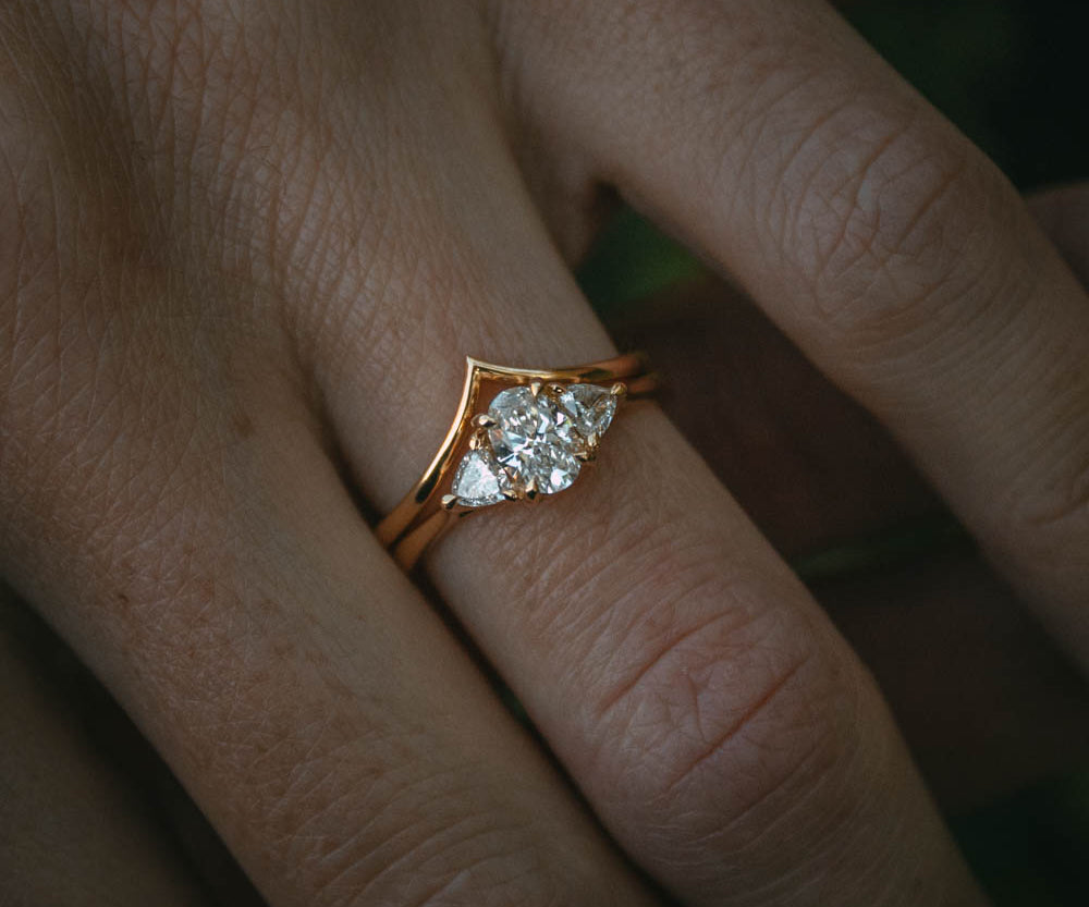 Moira Patience V-shaped fitted wedding band